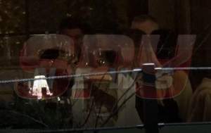 VIDEO PAPARAZZI / Cristian Boureanu, cină romantică cu Laura Dincă, la restaurant. Cum au fost surprinşi cei doi îndrăgostiţi, când credeau că nu-i vede nimeni
