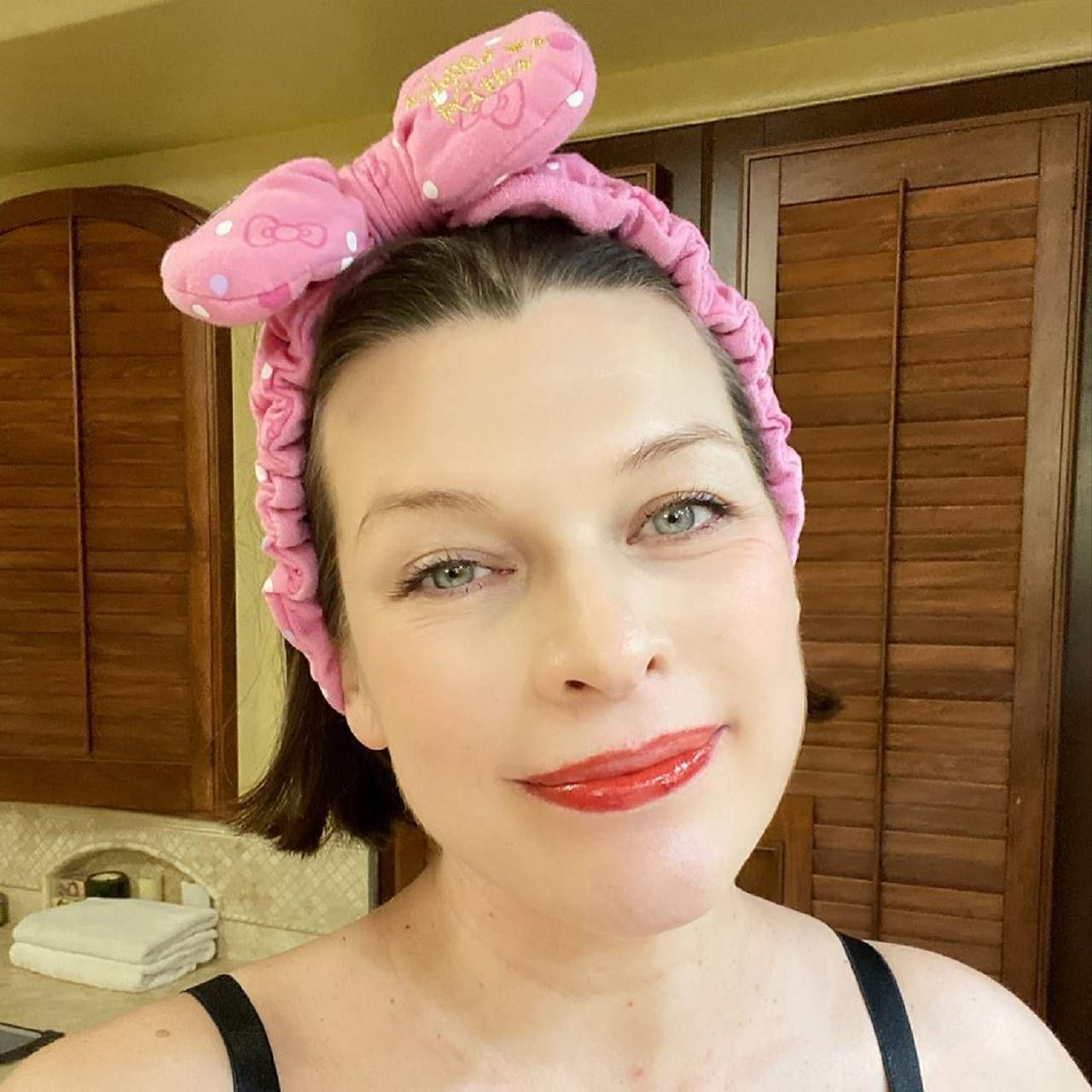 Milla Jovovich a devenit din nou mamă, după ce a suferit un "avort de urgenţă". "Este bebelușul nostru miracol"