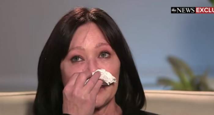 Momentul sfâșietor când Shannen Doherty dezvăluie că are cancer în stadiu terminal. Actrița a izbucnit în plâns / VIDEO