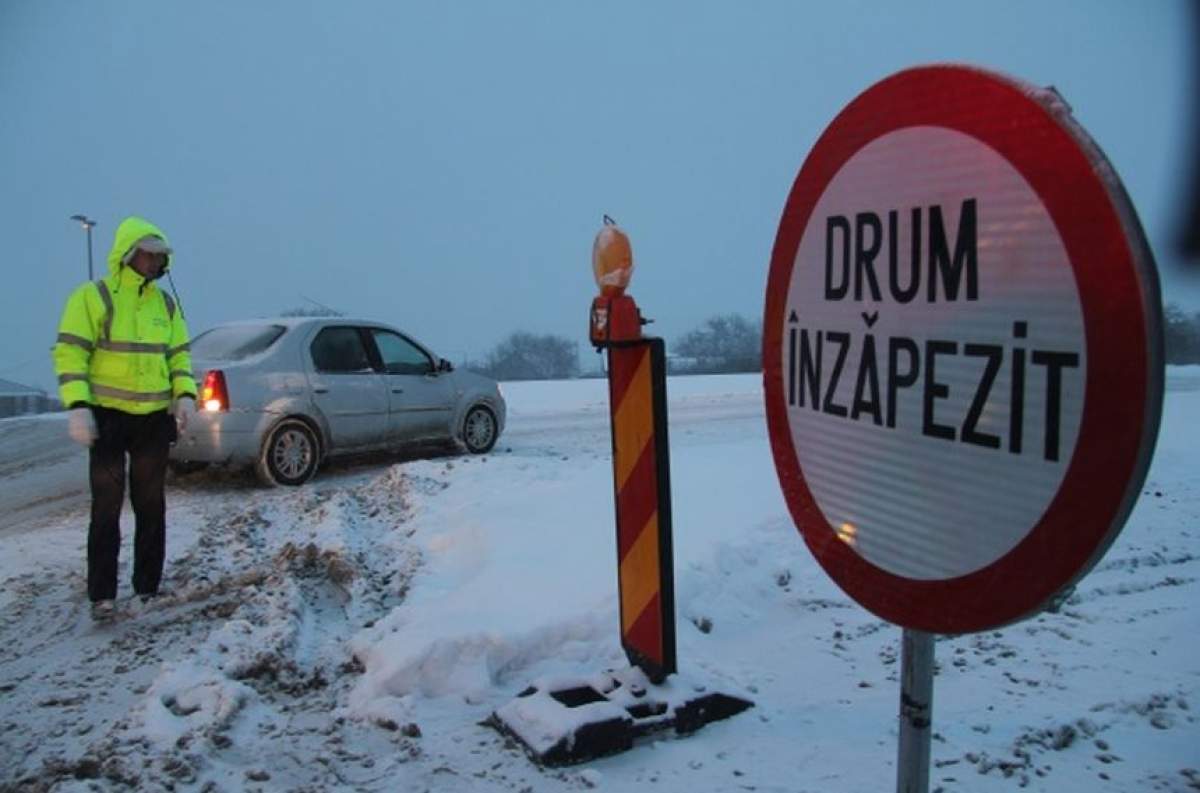 Vremea face ravagii în ţară. Autostrada Soarelui, blocată. Lista drumurilor care au fost închise din cauza viscolului!