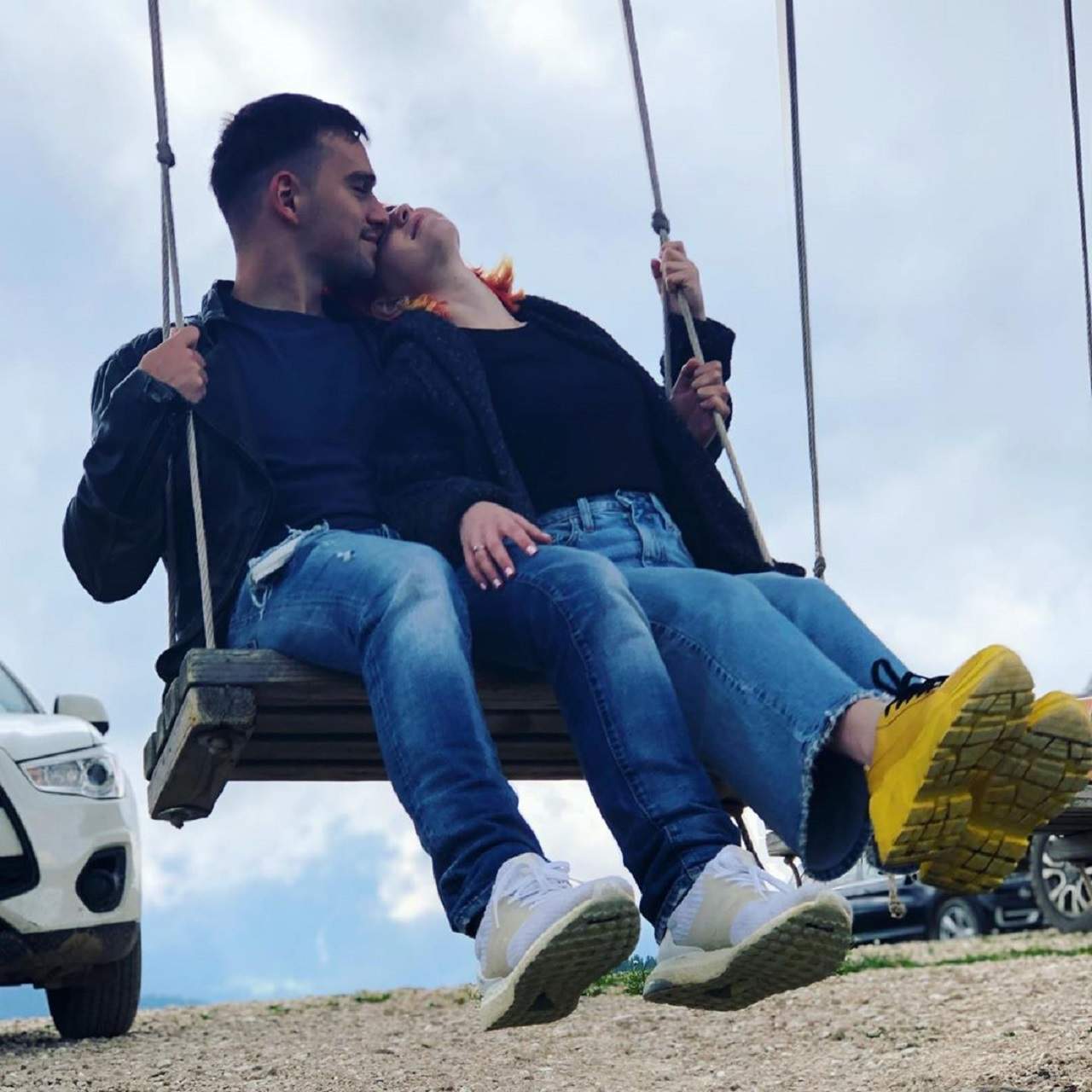 FOTO / Cristina Ciobănaşu şi Vlad Gherman, ipostază romantică, în cadă. Cei doi îndrăgostiţi au fost acoperiţi doar de spumă