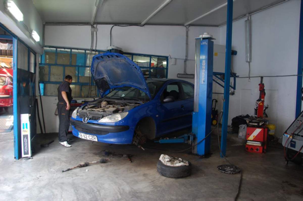 Incident şocant în Italia! O româncă a fost scalpată într-un atelier auto. Cum a fost posibil