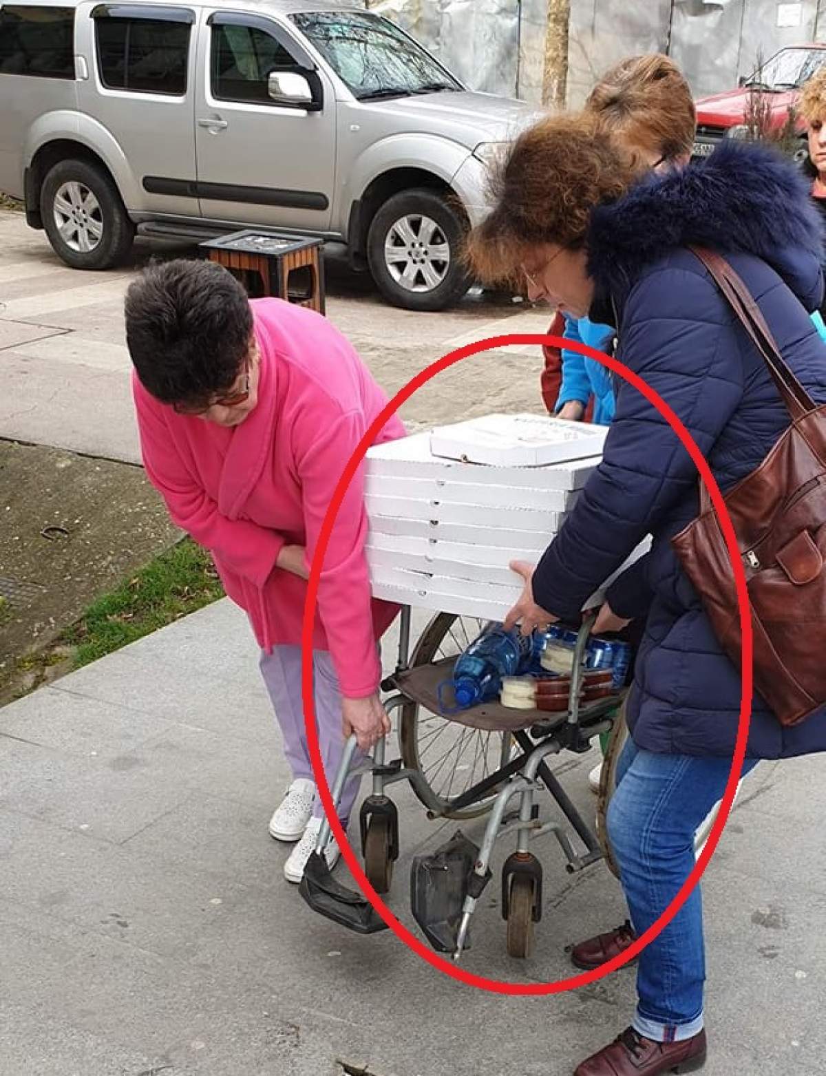 La spitalul din Deva, aflat în carantină, se dau petreceri. Cutii de pizza, duse în incintă cu căruciorul cu rotile