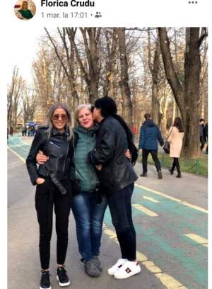 FOTO / Mama Danielei Crudu nu respectă regulile emise de către autorități! Întoarsă recent din Italia, femeia se plimbă prin parc cu cele două fiice