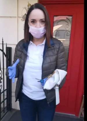 FOTO / Andreea Marin, mai precaută ca niciodată! “Zâna” poartă mască de protecție și mănuși