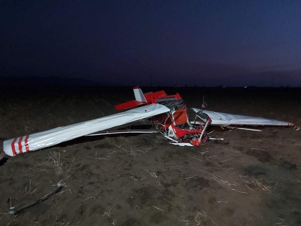 Avion de mici dimensiuni, prăbușit în localitatea Șiria din Arad. Două persoane au murit / FOTO