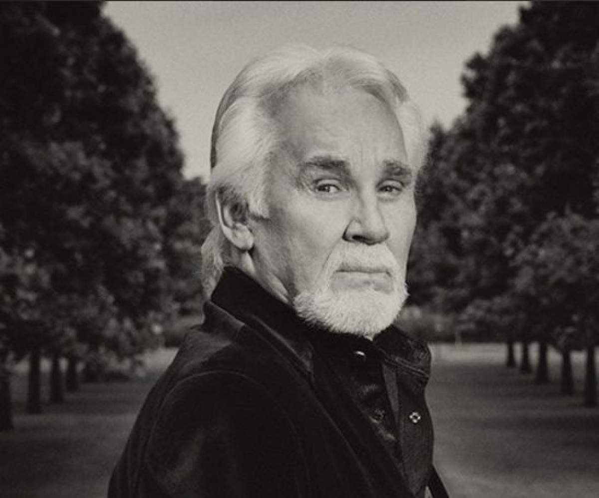 A murit celebrul cântăreț de country Kenny Rogers