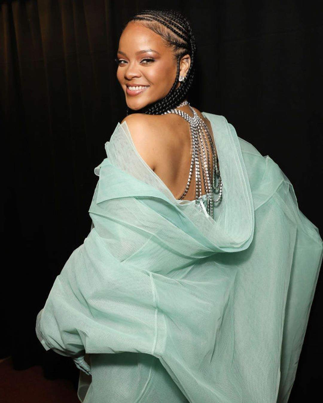 Rihanna a donat 5 milioane de dolari în contextul pandemiei cu coronavirus 