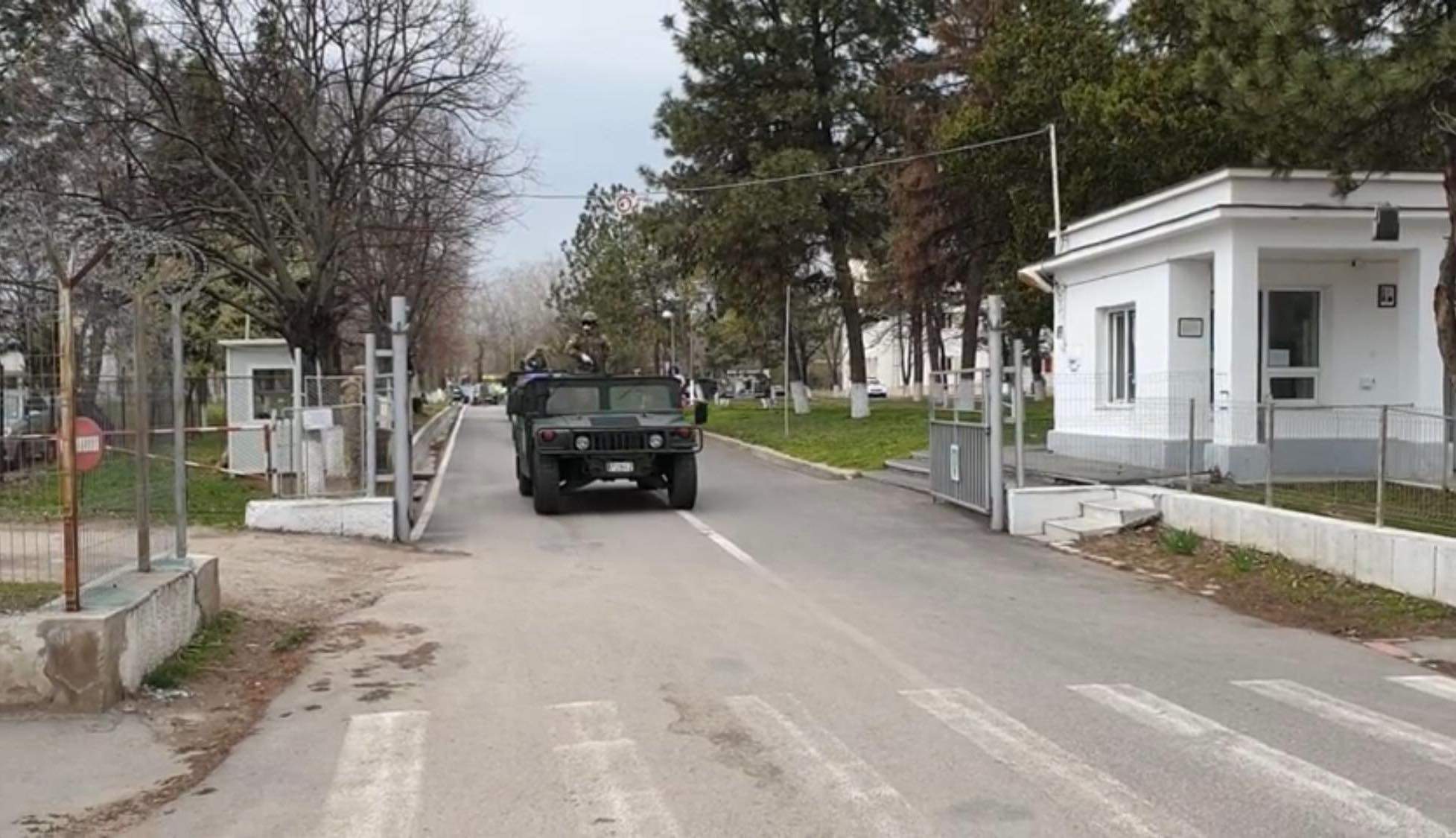 România, în carantină. Primele imagini cu Armata Română pe străzi! / VIDEO