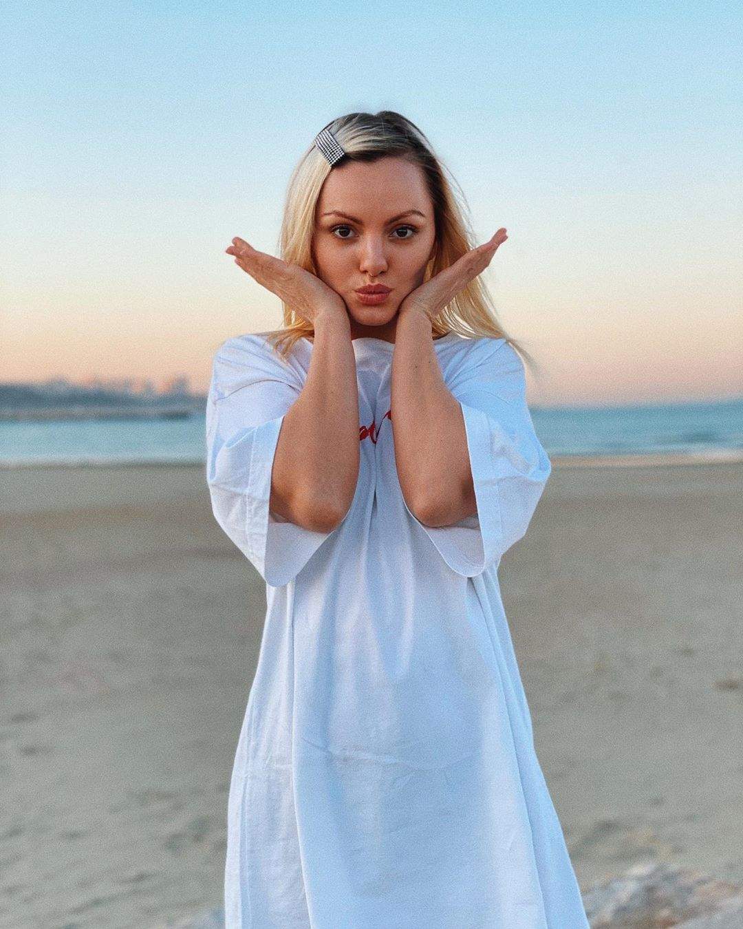 VIDEO / Izolată la domiciliu, Alexandra Stan și-a încins fanii! Dans fără bikini pe Instagram