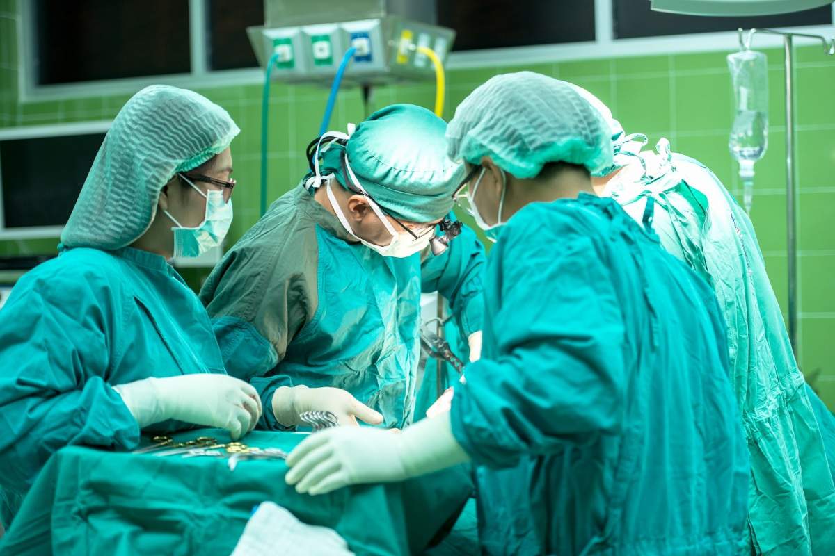 Ministerul Apărării Naționale a închis un spital militar, după ce mai multe cadre medicale au fost depistate pozitiv cu noul coronavirus