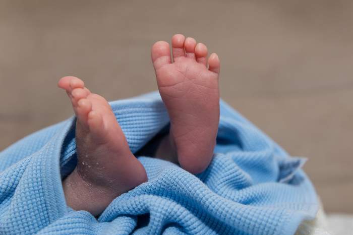 Un bebeluș de nici un an a murit de coronavirus, în Statele Unite: „Poate acesta e un apel care vă va trezi”