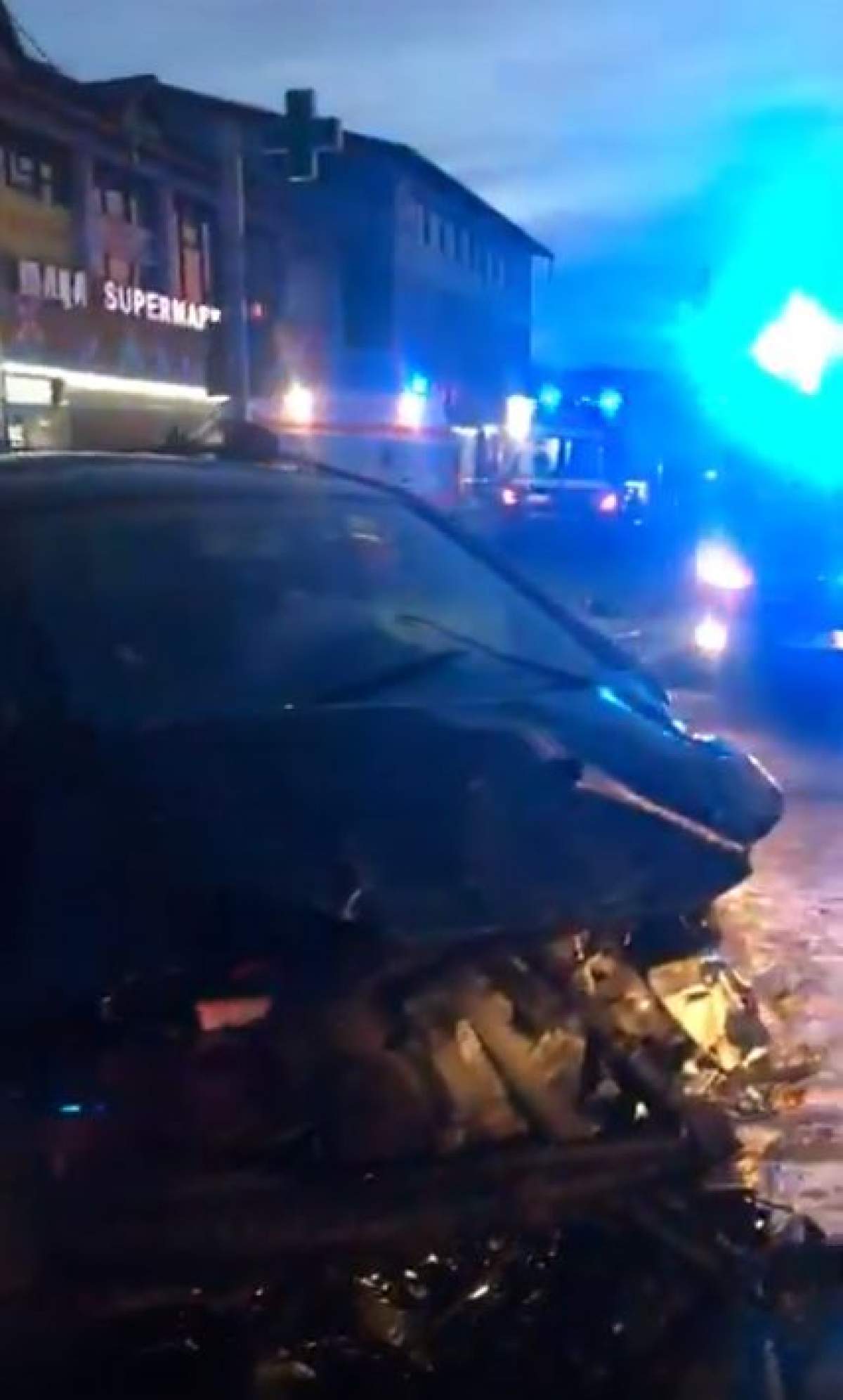 Accident mortal în Prahova! O ambulanţă a fost lovită din plin de un autoturism / VIDEO