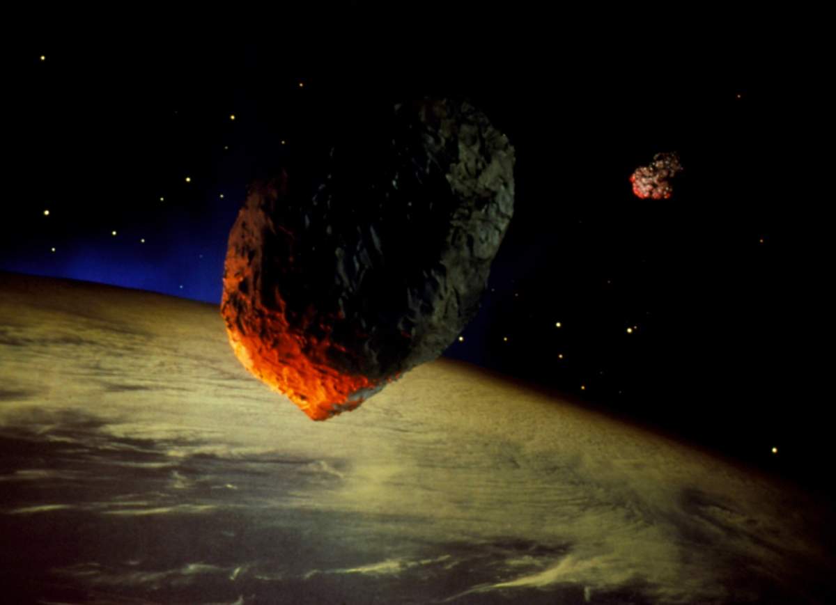 Avertismentul care dă fiori! Un asteroid de mărimea Muntelui Everest se apropie de planeta noastră