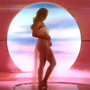 Katy Perry este însărcinată. Vedeta a anunțat că ea și Orlando Bloom vor deveni părinți