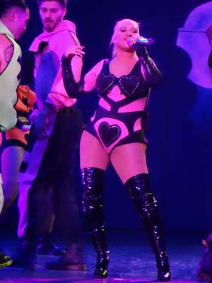 Christina Aguilera, apariție șoc la 39 de ani! S-a îngrășat enorm și hainele stau să plesnească pe ea / FOTO