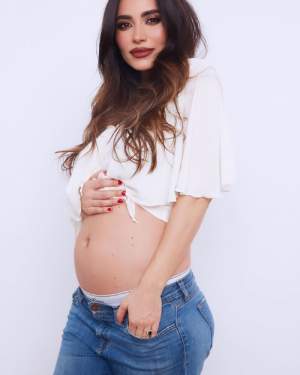 FOTO / Lili Sandu, amintire emoţionantă de când a aflat că este însărcinată. Cât de mare a crescut burtica actriţei