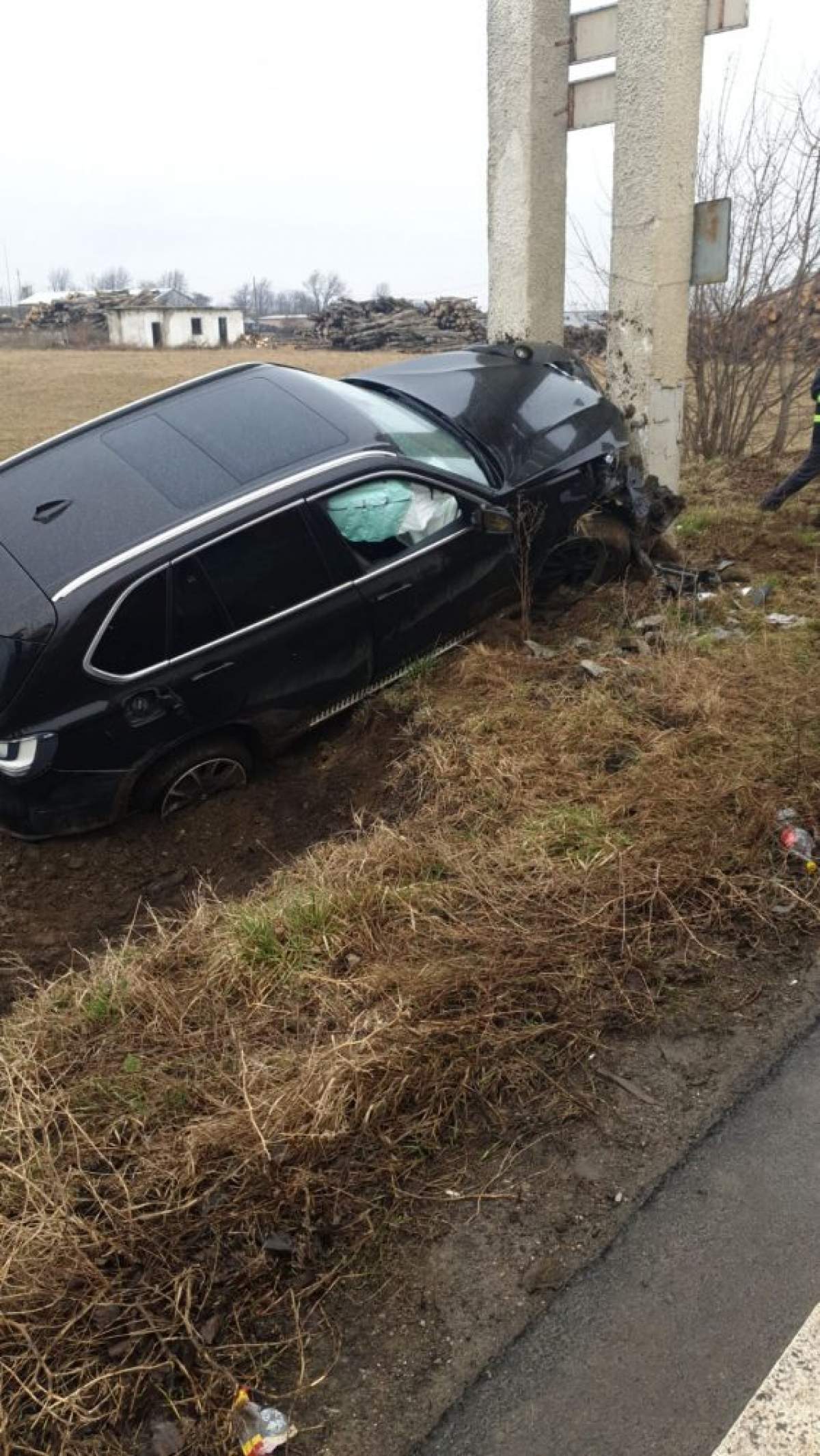 Accident teribil la intrarea în Târgu-Neamț. Șoferul a adormit la volanul mașinii