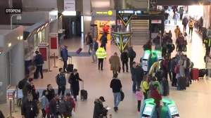 VIDEO / Zeci de pasageri, blocați pe aeroportul Otopeni. Toate zborurile spre Italia au fost suspendate din cauza coronavirusului