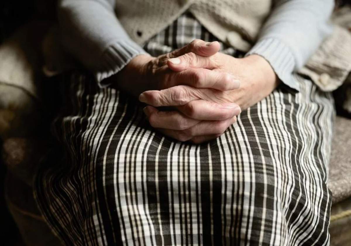 Caz șocant în Satu Mare! Doi tineri au violat o bătrână de 81 de ani și au tâlhărit un bărbat de 85 de ani