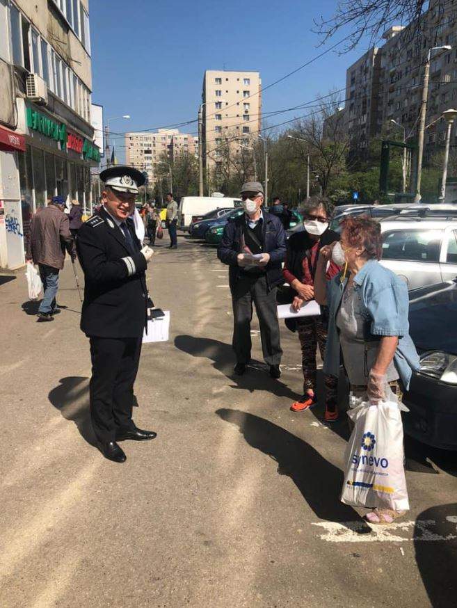 FOTO / Lupu Rednic, așa cum nu l-ați mai văzut! A dat costumul popular pe uniforma de polițist