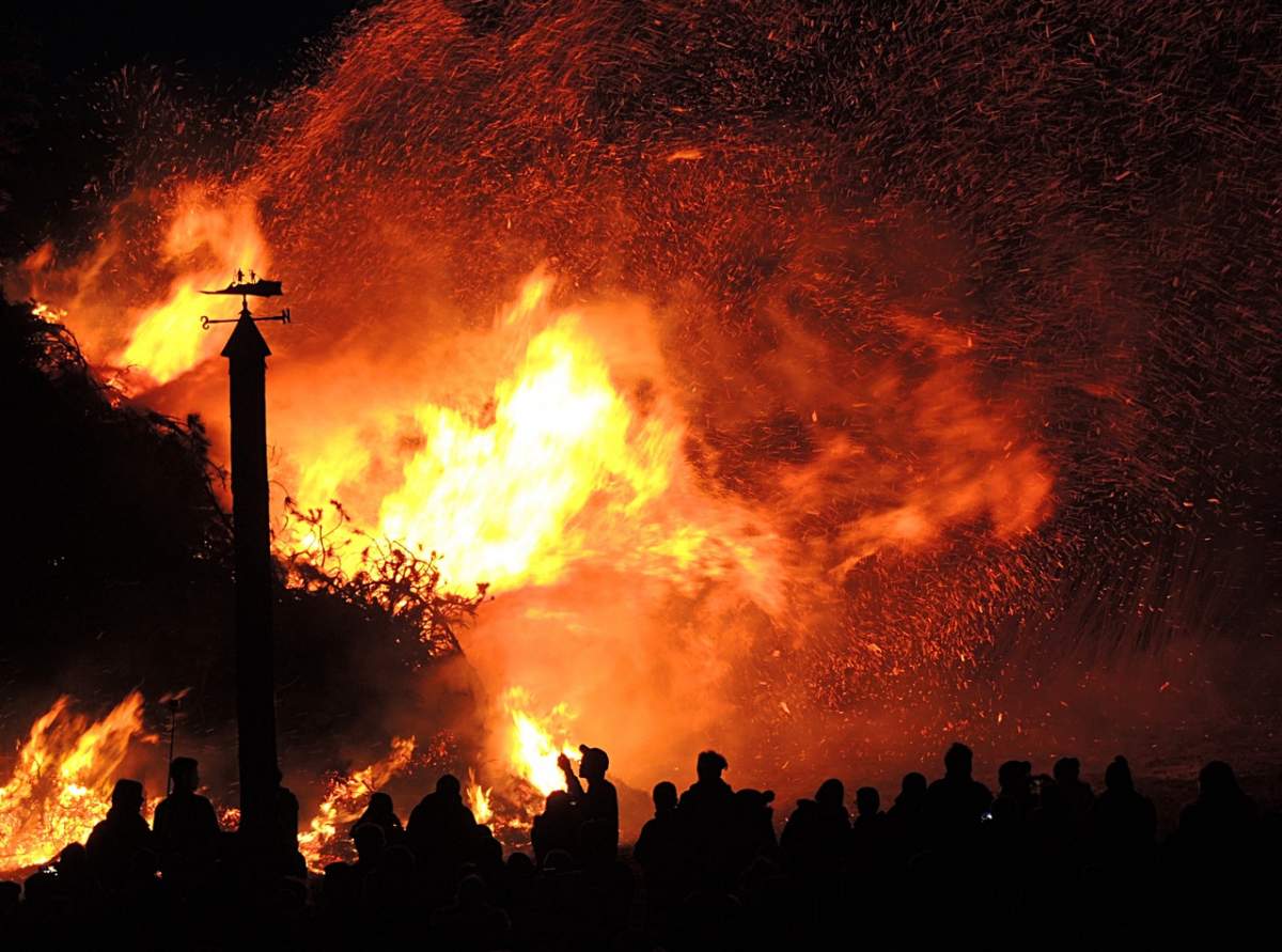 Pericol la Cernobîl! Incendiile de vegetație se apropie de fosta centrală nucleară