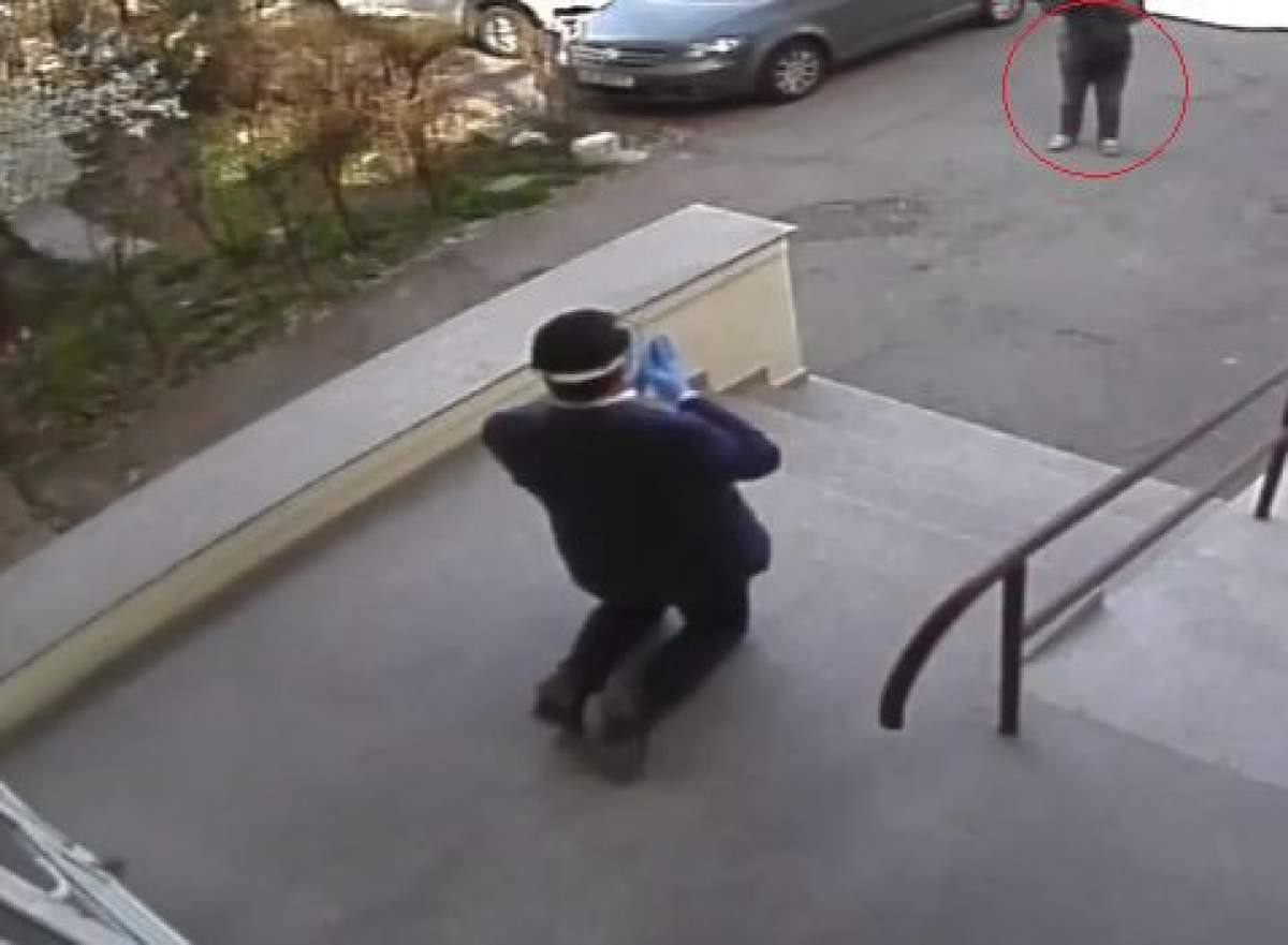 Directorul SGA Suceava și-a regizat rugăciunea. A îngenuncheat în fața instituției doar pentru o poză / VIDEO
