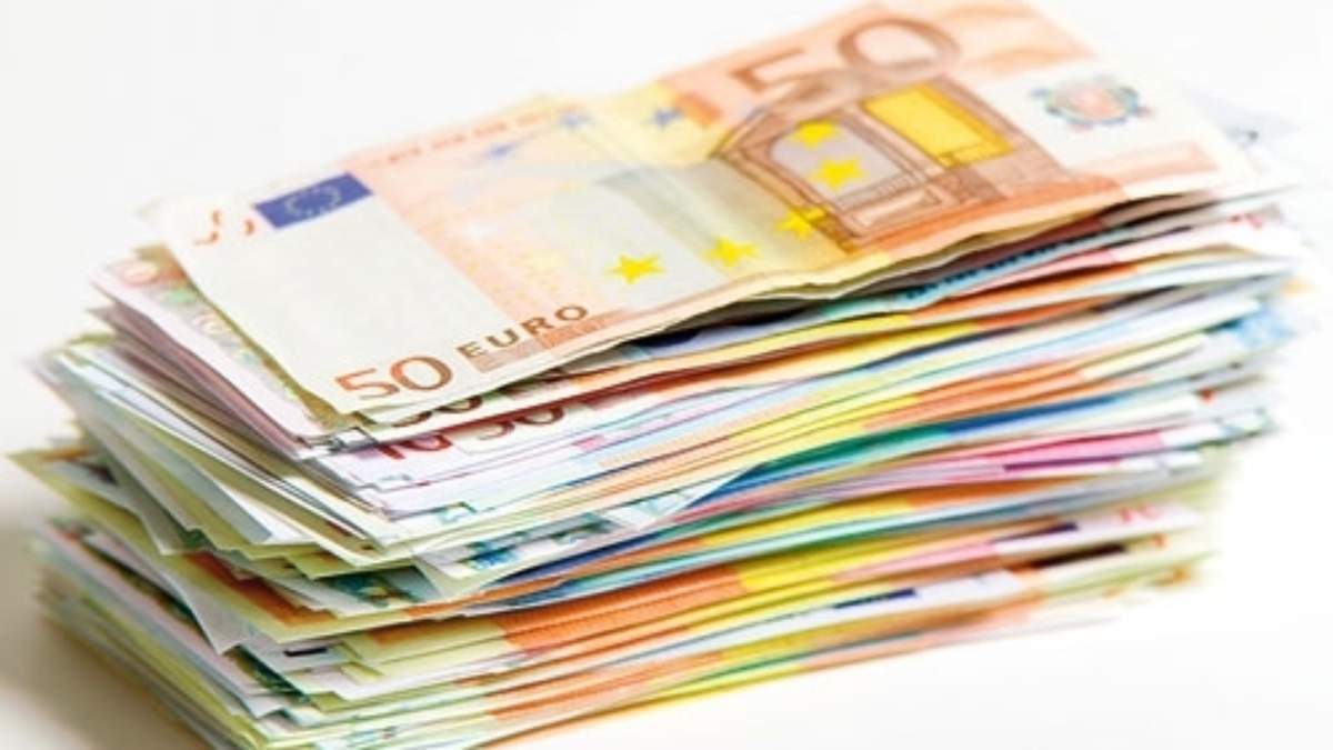Curs valutar BNR, astăzi, 15 aprilie. Cu cât a crescut 1 euro faţă de ieri