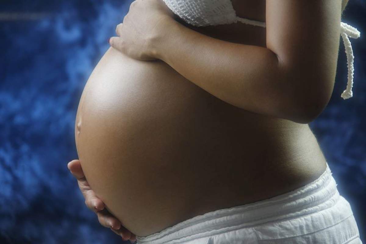 O gravidă din Vaslui infectată cu noul coronavirus a născut astăzi un bebeluș prematur