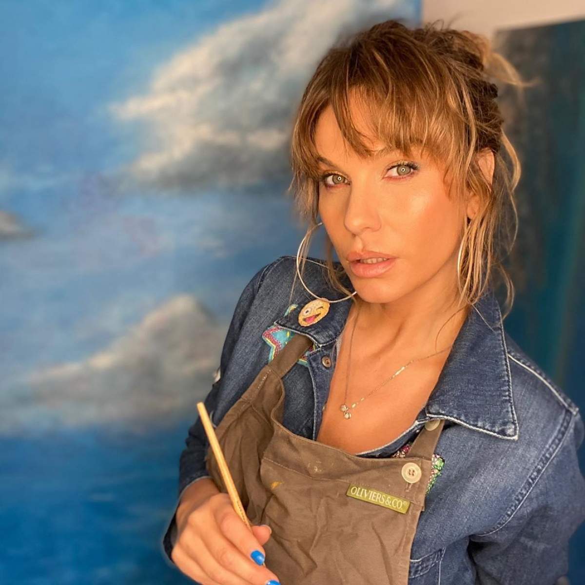 FOTO / Priveliștea de dimineață! Anna Lesko, în sânii goi, la geam, pentru vecinii ei: ”Ce răsărit incredibil”