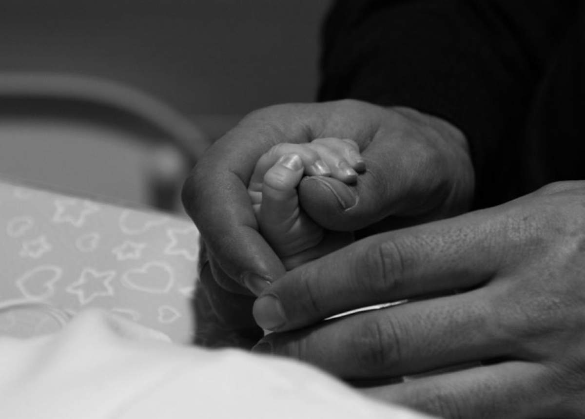 11 nou-născuți de la maternitatea Odobescu din Timișoara au fost confirmați cu COVID-19. Bebelușii s-ar fi infectat de la asistente