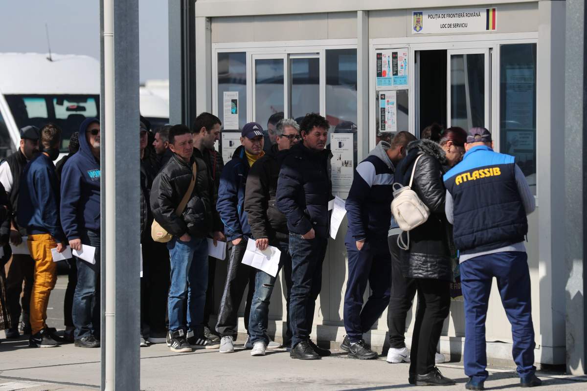 Peste 18.000 de persoane, cetățeni români și străini, au trecut prin punctele de frontieră în ultimele 24 de ore