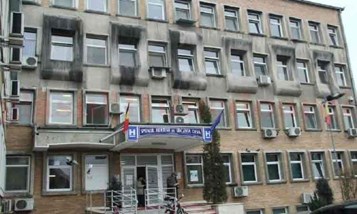 Spitalul din Deva a rămas fără conducere. Managerul și directorul unității medicale au demisionat