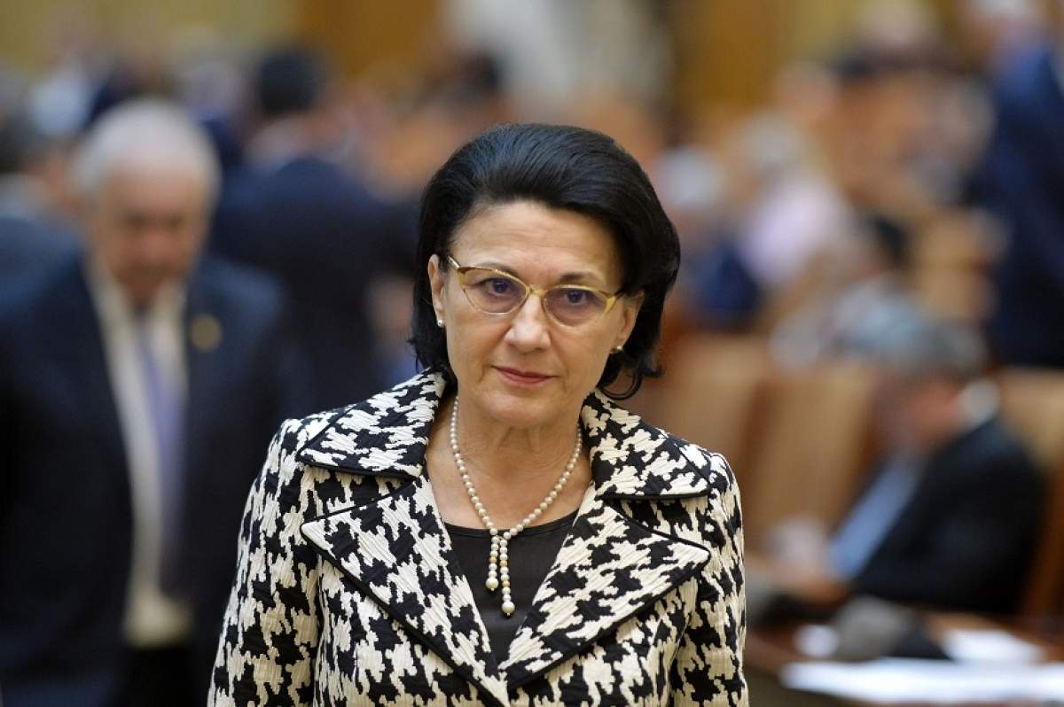 Ecaterina Andronescu, despre posibilitatea ca profesorii să intre în șomaj tehnic: ”Sigur se îngheață anul”