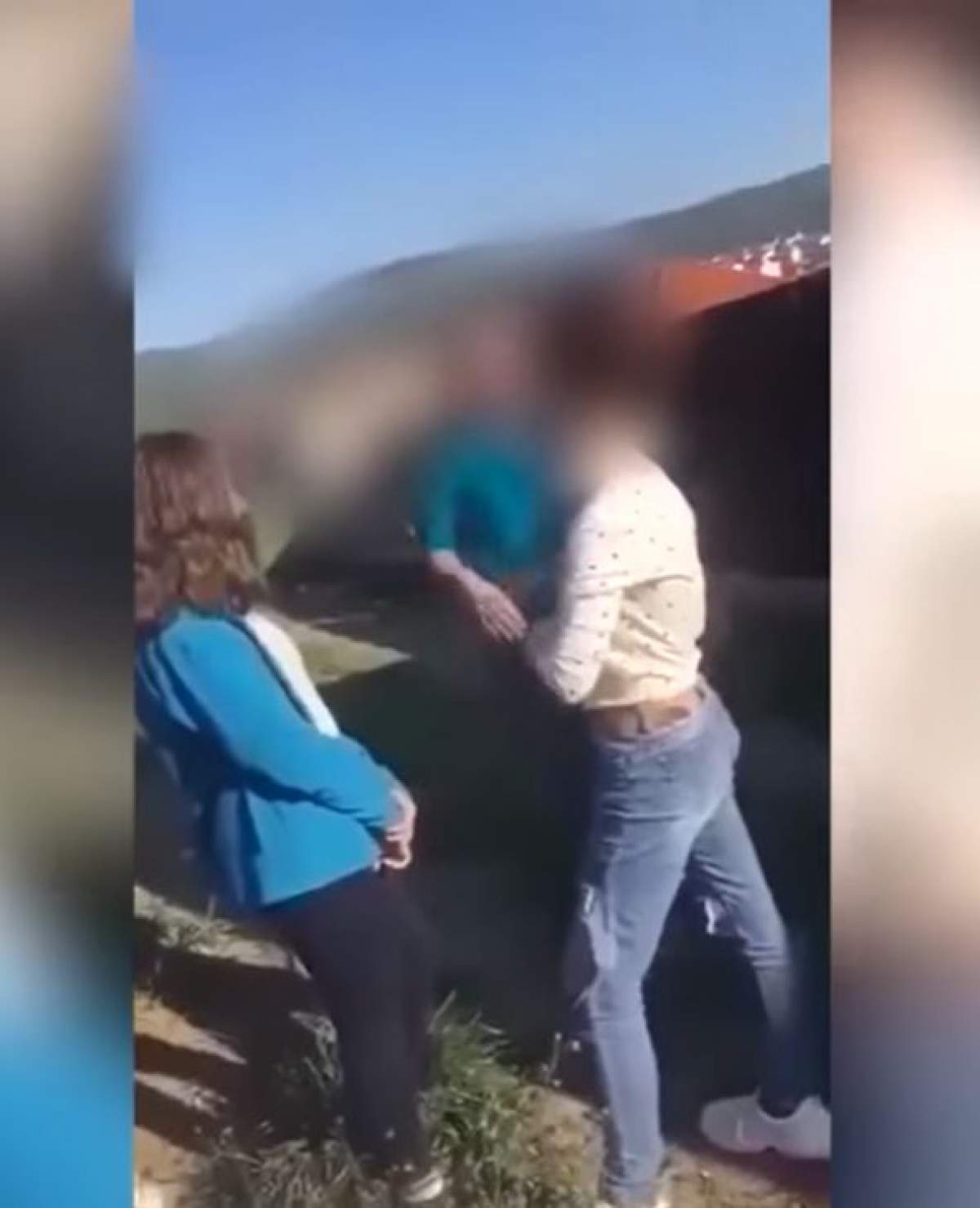 VIDEO / Scene de violență în Zalău! O tânără de 16 ani a fost bătută și umilită de un grup de adolescenți