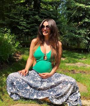 Lili Sandu, tot mai aproape de momentul mult așteptat. Vedeta nu ezită să-și arate burtica de graviduță la orice pas. ”Cea mai mare fericire”