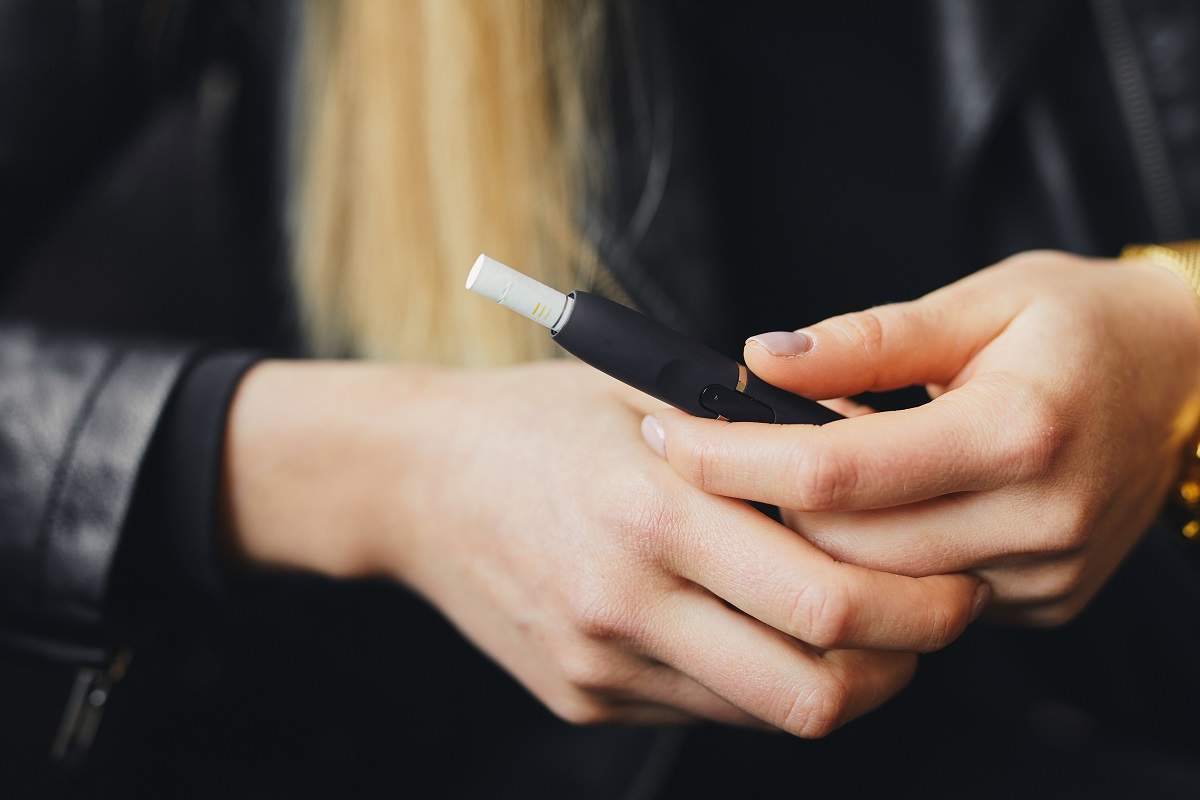 Află cum le afectează pe fumătoare interzicerea țigărilor mentolate și ce alternative au!