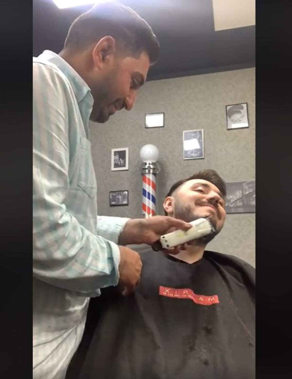 VIDEO / Mihăiță din Berceni s-a reprofilat! Tânărul s-a făcut frizer și îi îndeamnă pe clienți să se lase pe mâna lui dibace