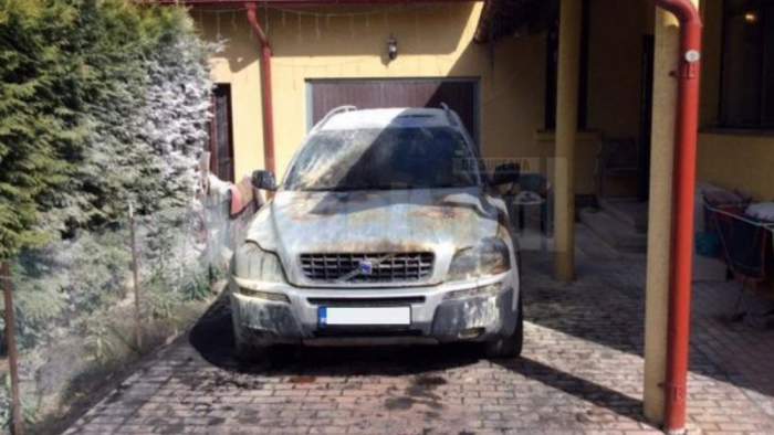Răzbunare în stil mafiot. Un polițist de frontieră din Rădăuți și-a găsit mașina incendiată în curtea casei