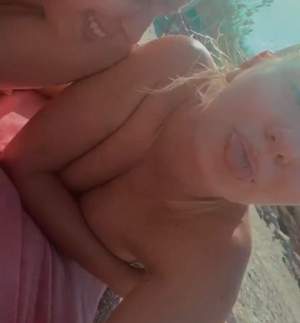 FOTO / Interzis cardiacilor! Alexandra Stan, topless la plajă! Focoasa blondină a postat imaginile rupte din filmele pentru adulți 
