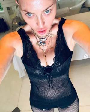 FOTO / Madonna, lipsită de înhibiții, la 61 de ani! Vedeta le-a arătat fanilor tot ce vede iubitul ei în dormitor