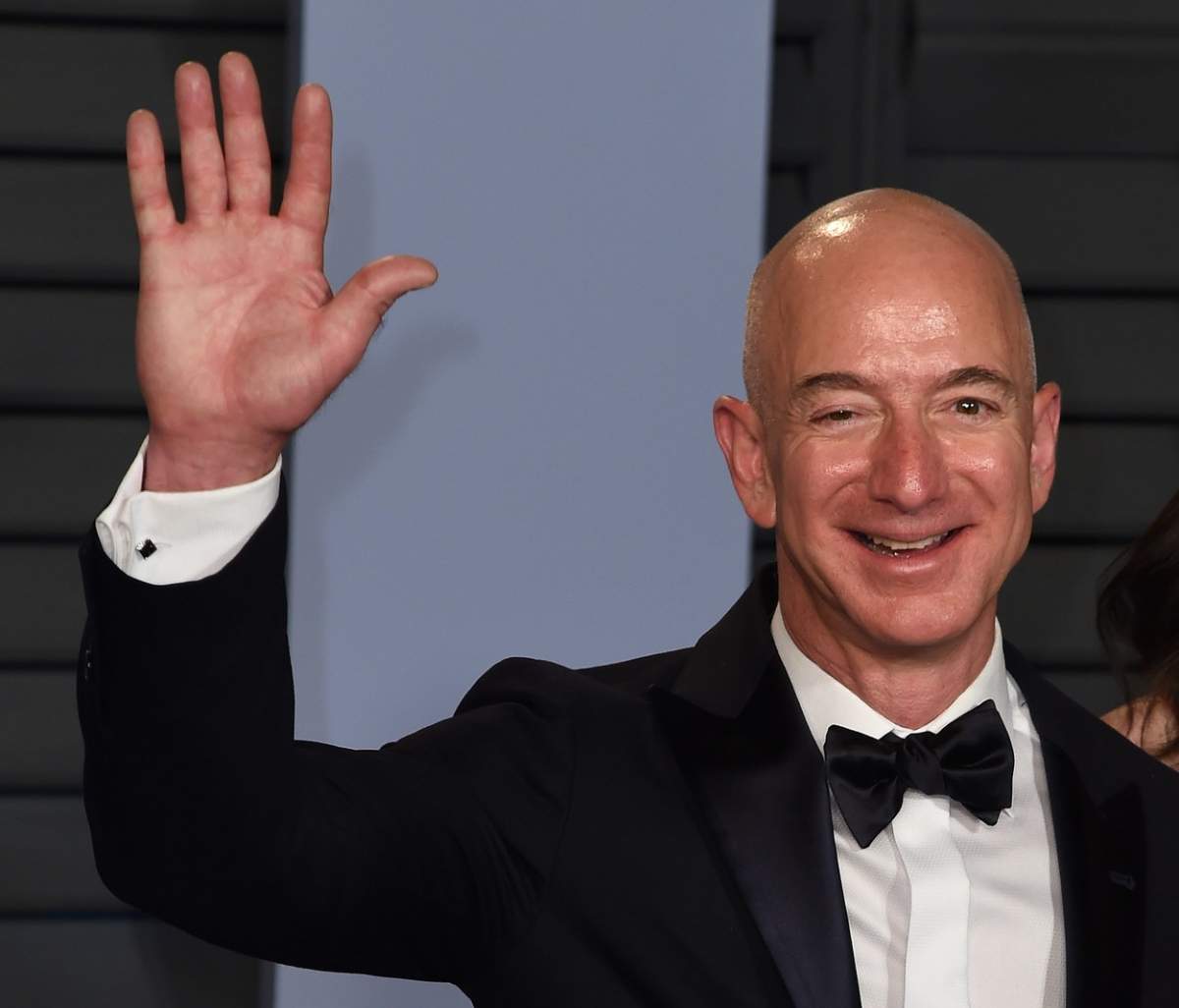 Cel mai bogat om din lume este și mai bogat! Jeff Bezos ar putea deveni primul „trilionar” al planetei. Averea lui este incredibilă!