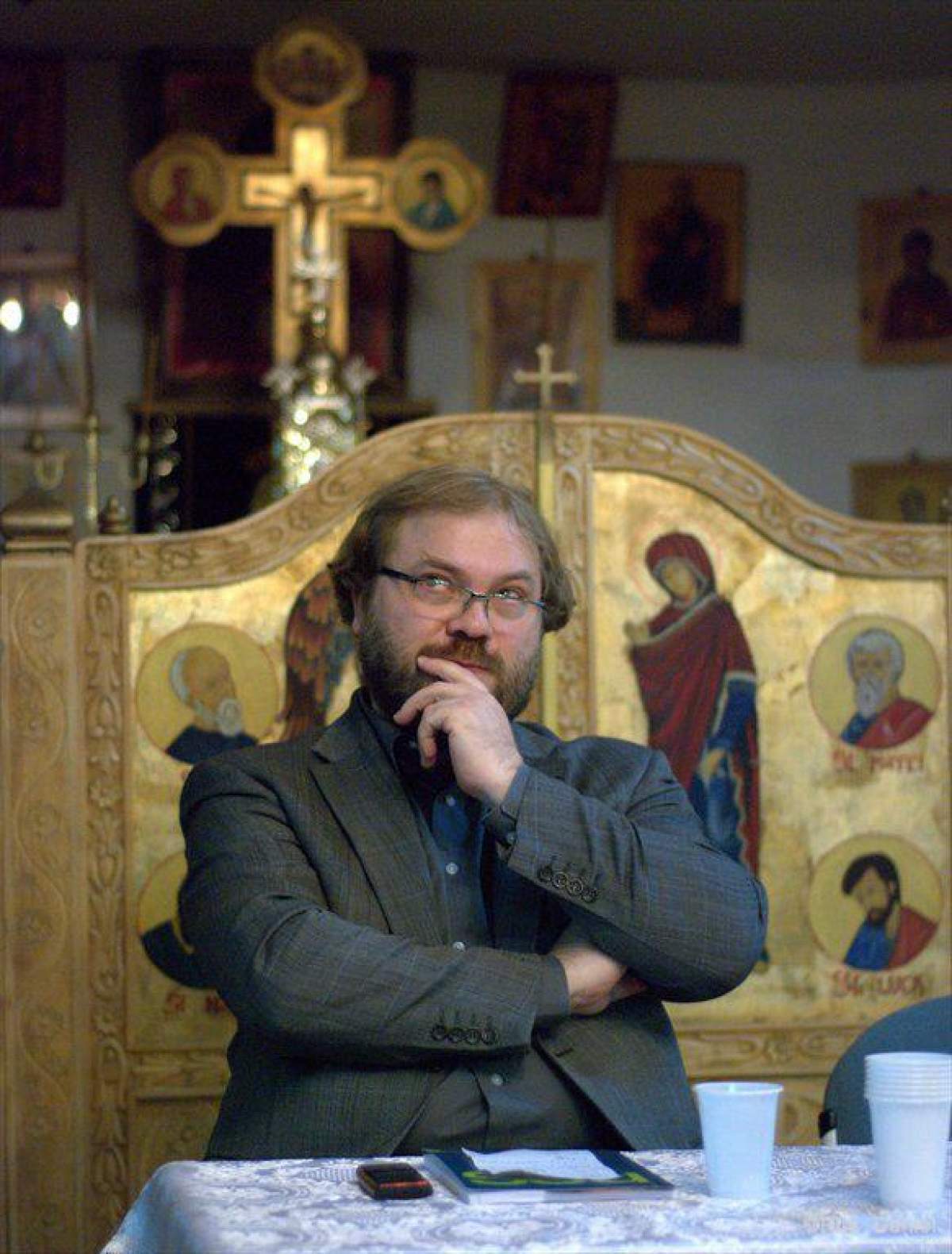 Atacul furibund al unui preot adresat conducerii Bisericii Ortodoxe Române: „Cărați-vă urgent la mânăstirile de metanie”