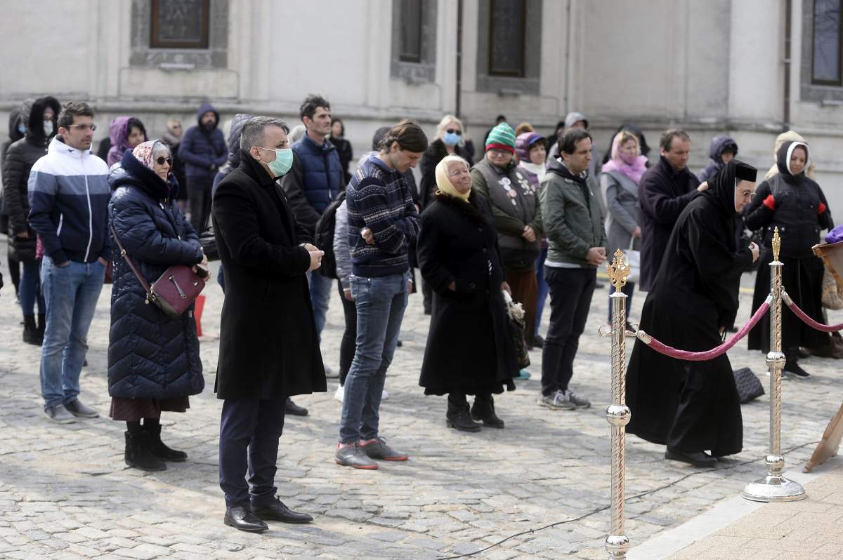 Noul set de reguli anunțat de Biserica Ortodoxă Română: „Vărstnicii sunt rugați să nu participe la slujbe”
