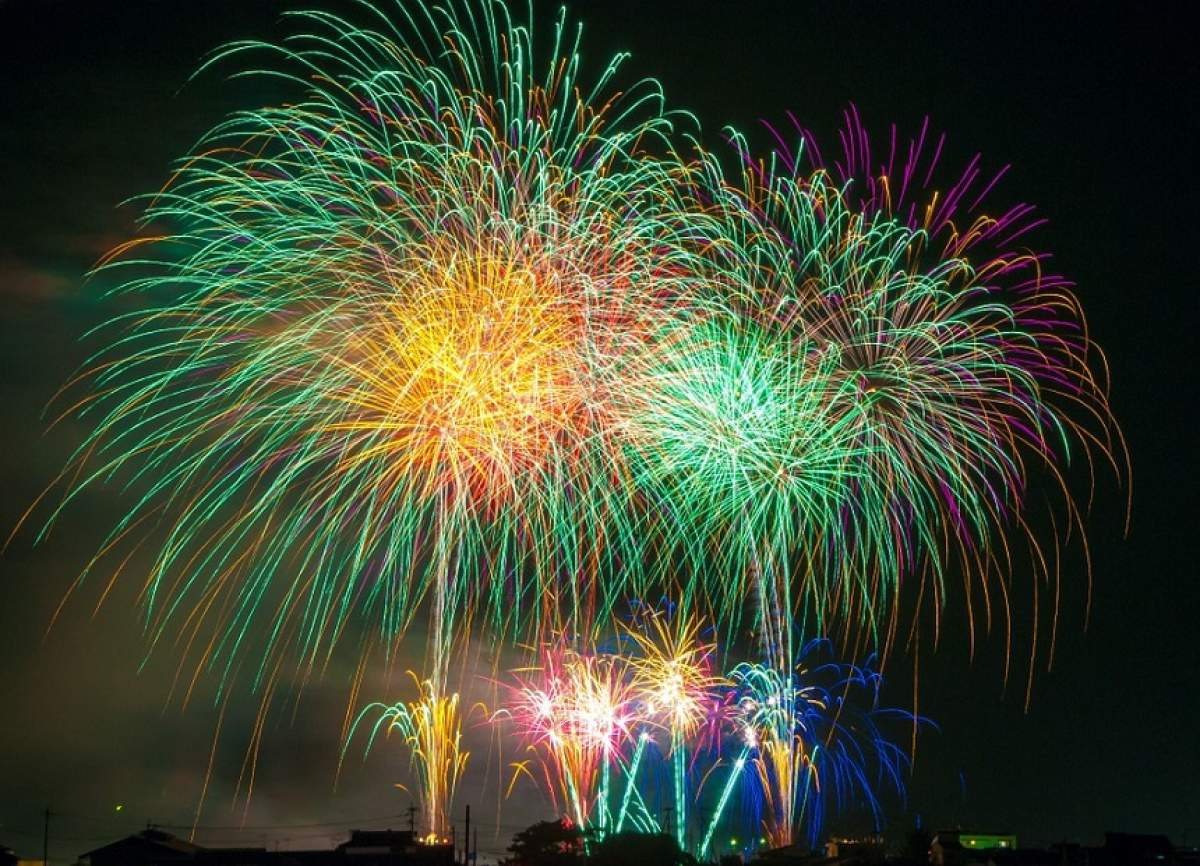 Adio stare de urgență! Bucureștenii au ”sărbătorit” cu focuri de artificii ziua de 15 mai