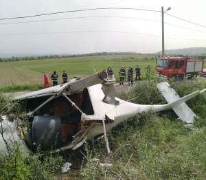 VIDEO / Accident aviatic în județul Alba! Echipele de intervenție au ajuns de urgență la fața locului. În ce stare se află pilotul