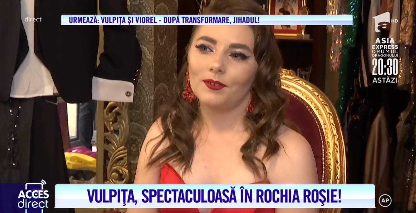 Vulpița, transformare uluitoare! A strălucit într-o rochie crăpată pe picior, ca o vedetă de la Hollywood. Așa sexy n-a mai fost niciodată! / VIDEO