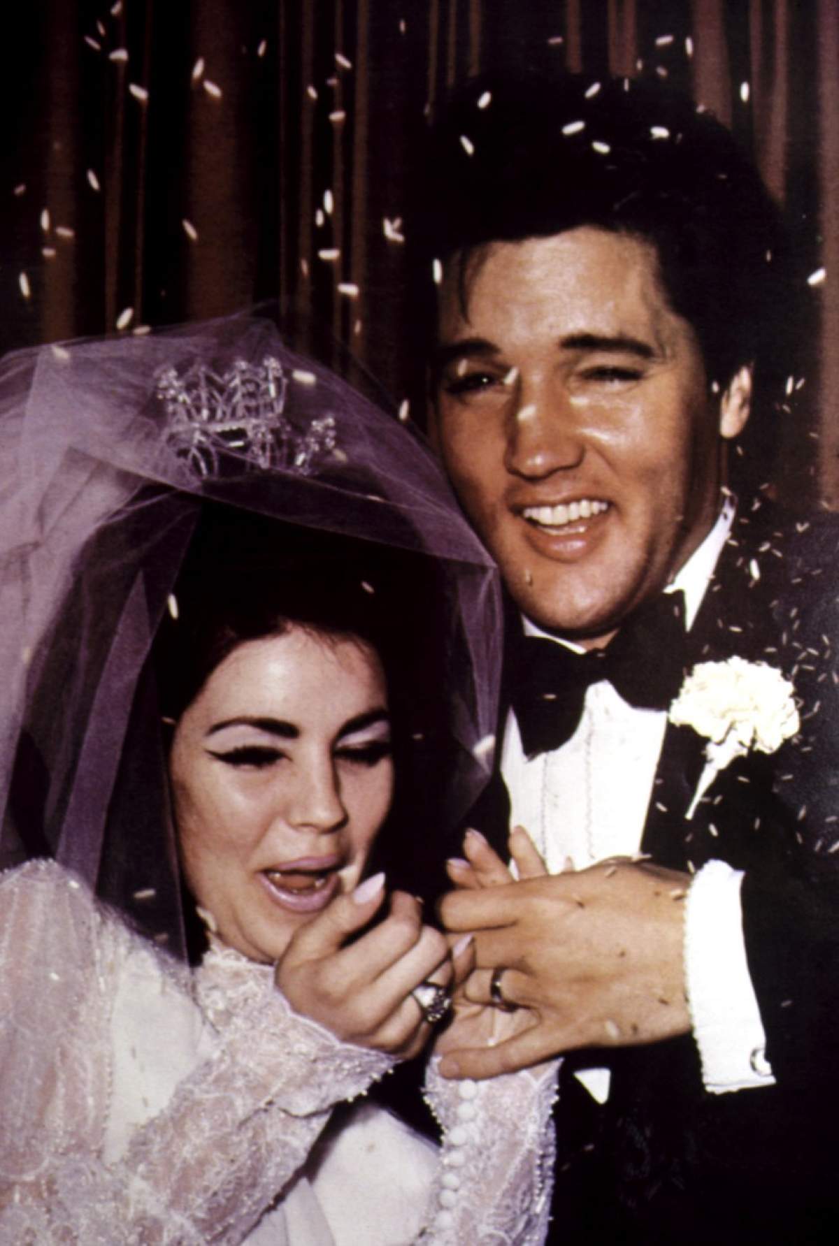 Ciudățeniile lui Elvis Presley! Motivul pentru care nu voia să o vadă pe Priscilla goală