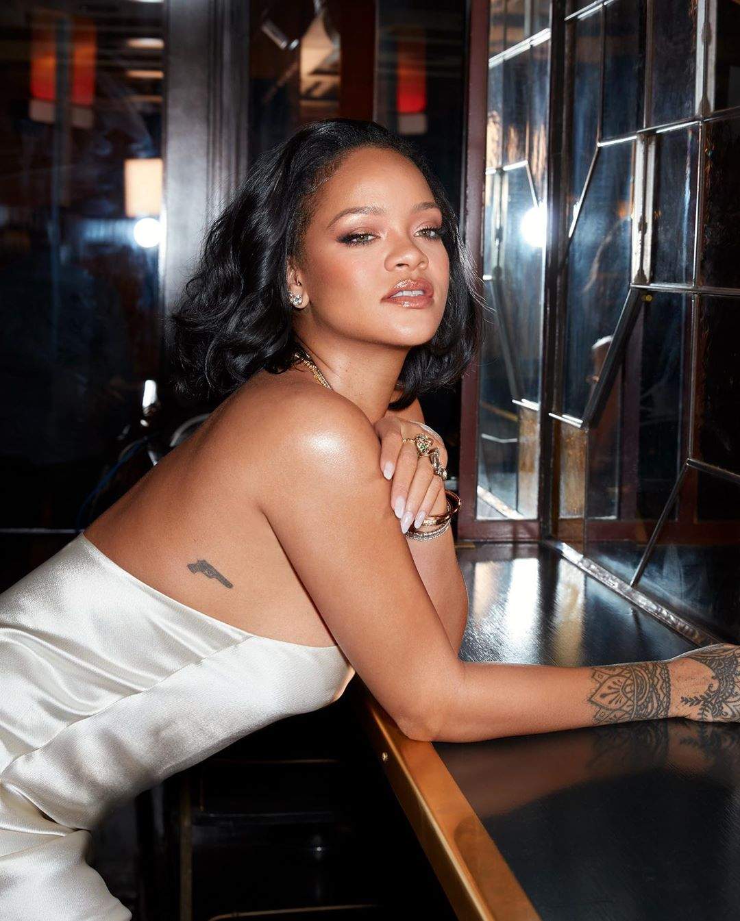 FOTO / Rihanna și-a încins fanii cu ultima sa apariție! În ce ipostază incendiară s-a fotografiat diva