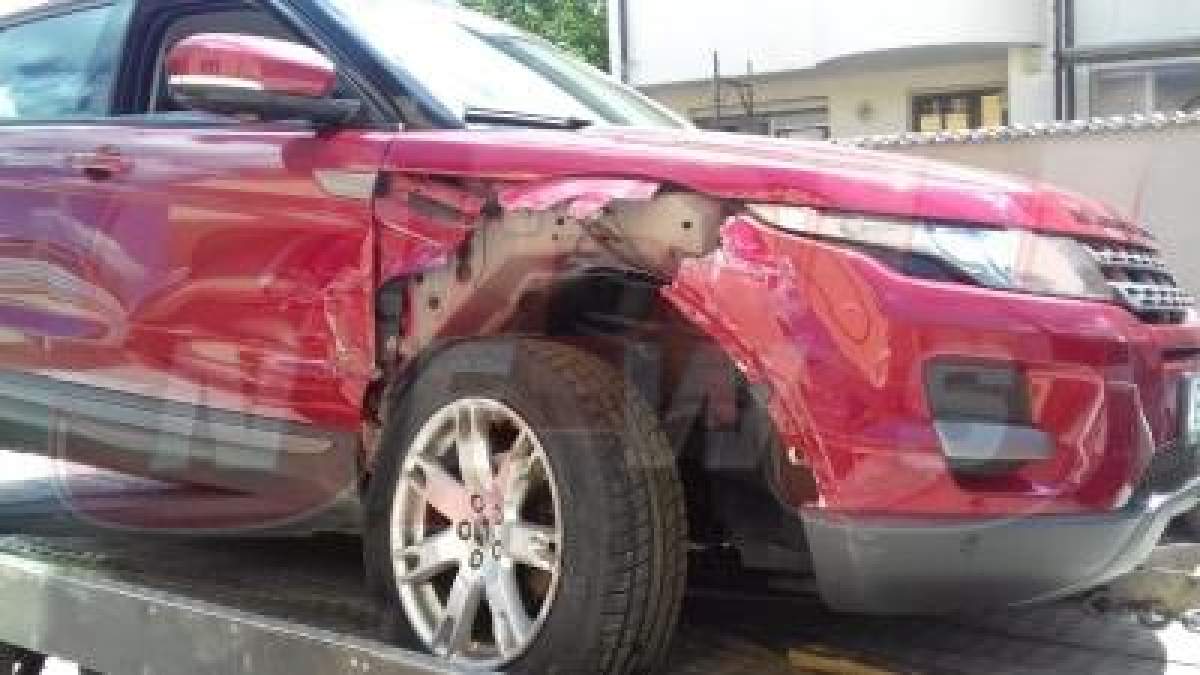 EXCLUSIV / Primele imagini cu mașina Margheritei, după ce a făcut accident! Distrugerile se văd cu ochiul liber